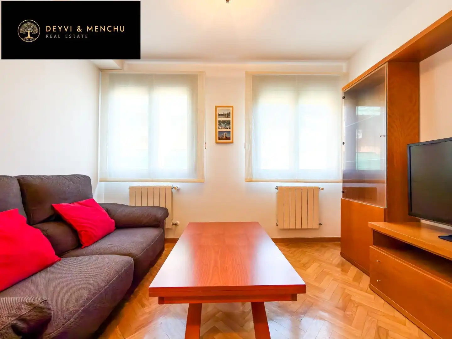 Living room of Flat for sale in Madrid  with Air Conditioner, Heating and Storage room