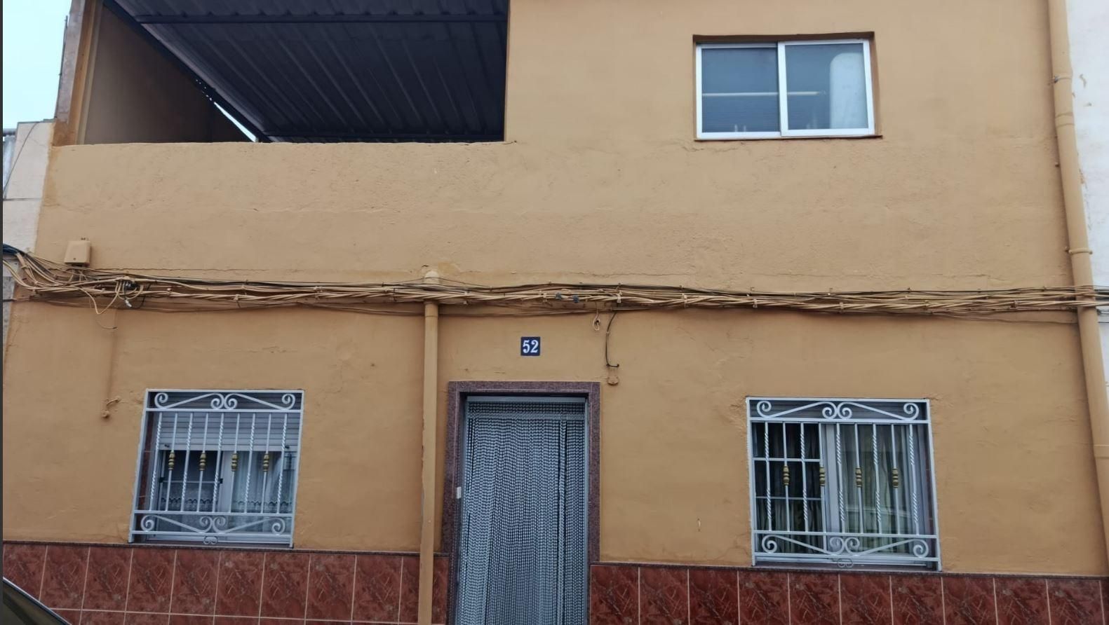 Vista exterior de Casa o xalet en venda en Castellón de la Plana / Castelló de la Plana amb Aire condicionat, Terrassa i Traster