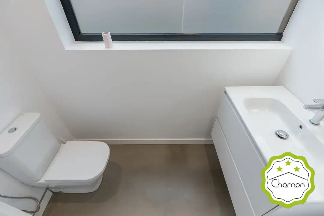 Baño de Oficina de alquiler en Bilbao  con Aire acondicionado