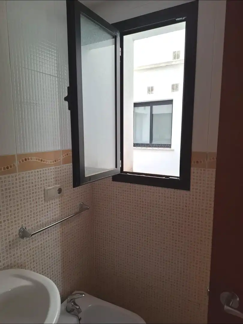 Bathroom of Attic for rent in Burjassot