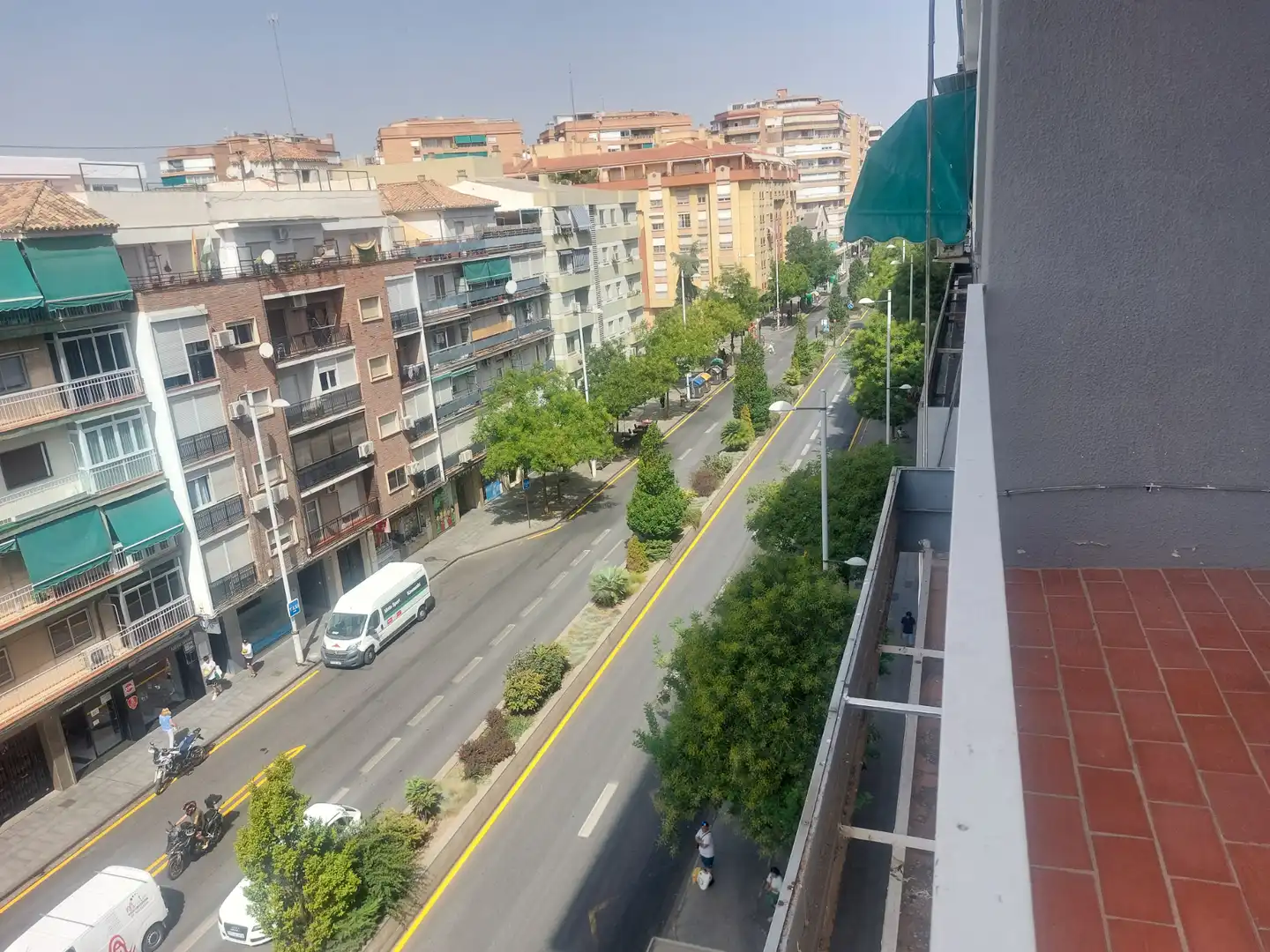 Vista exterior de Piso de alquiler en Granada con Terraza, Amueblado y Horno