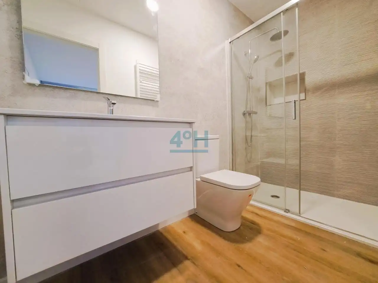 Bathroom of Flat for sale in Ourense Capital   with Heating and Balcony