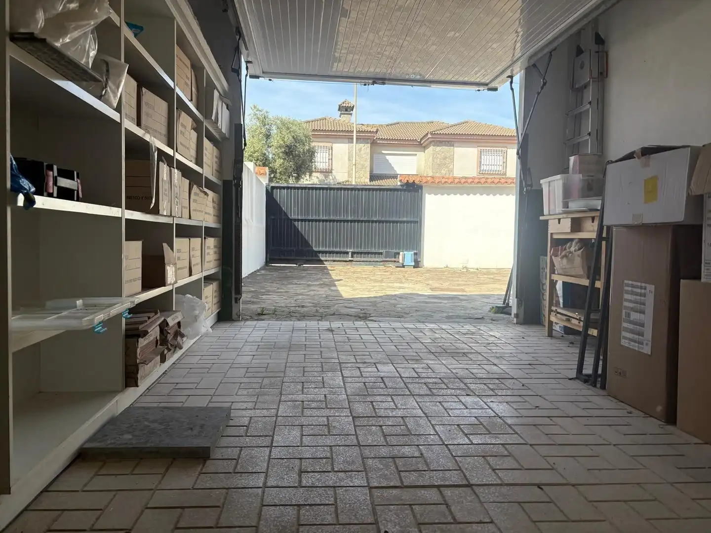 Houses for sale in Algeciras  with Air Conditioner, Private garden and Terrace