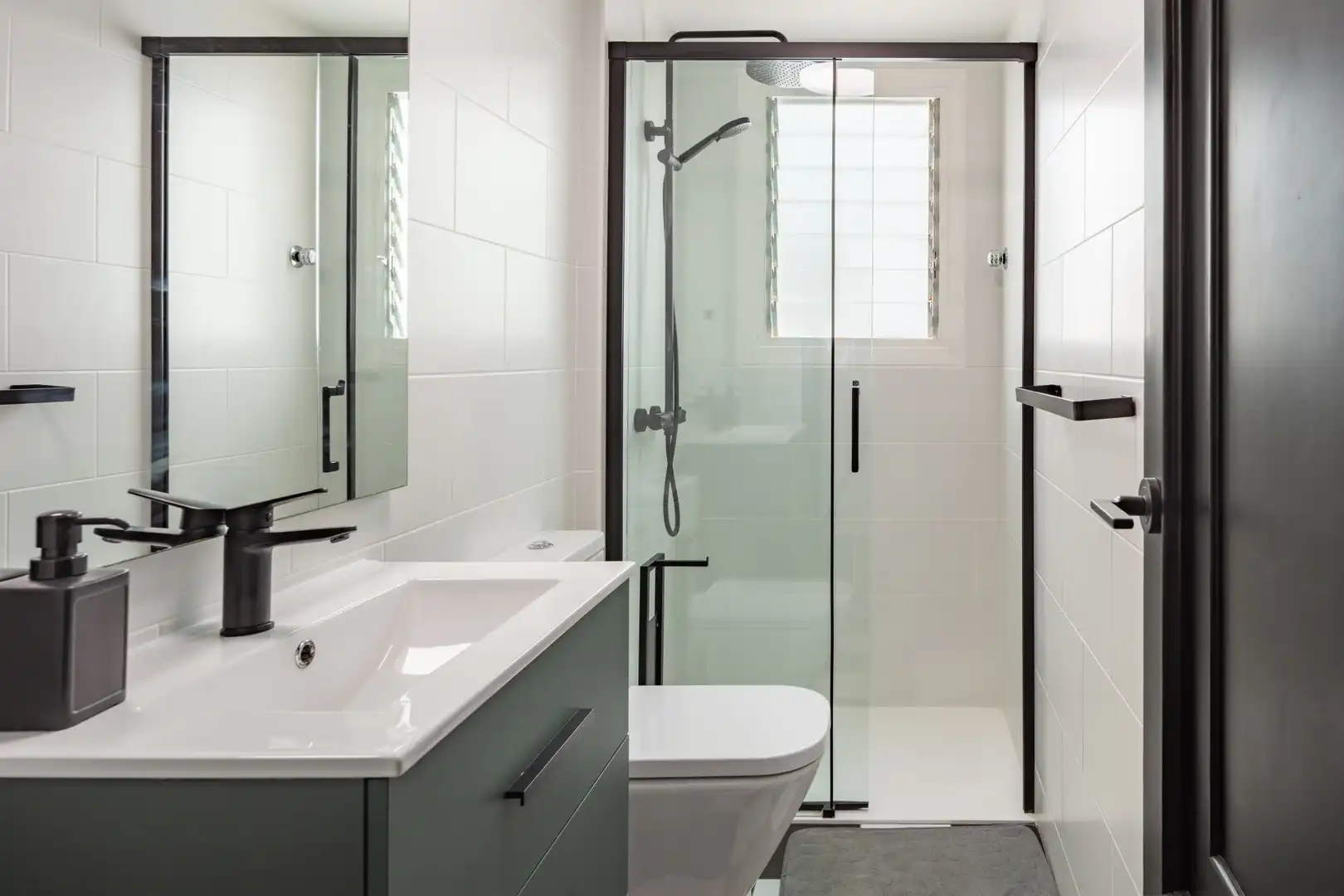 Badezimmer von Wohnungen zum Verkauf in Jávea / Xàbia mit Klimaanlage und Balkon