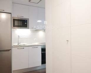 Kitchen of Flat to rent in  Madrid Capital  with Air Conditioner, Heating and Storage room