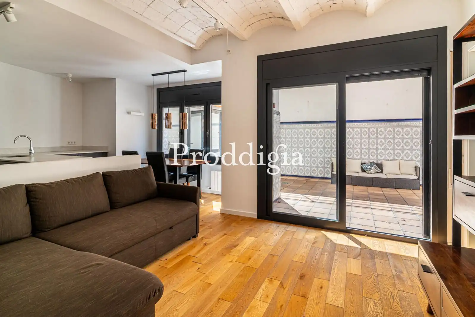 Flat for rent in Barcelona  with Air Conditioner, Terrace and Storage room