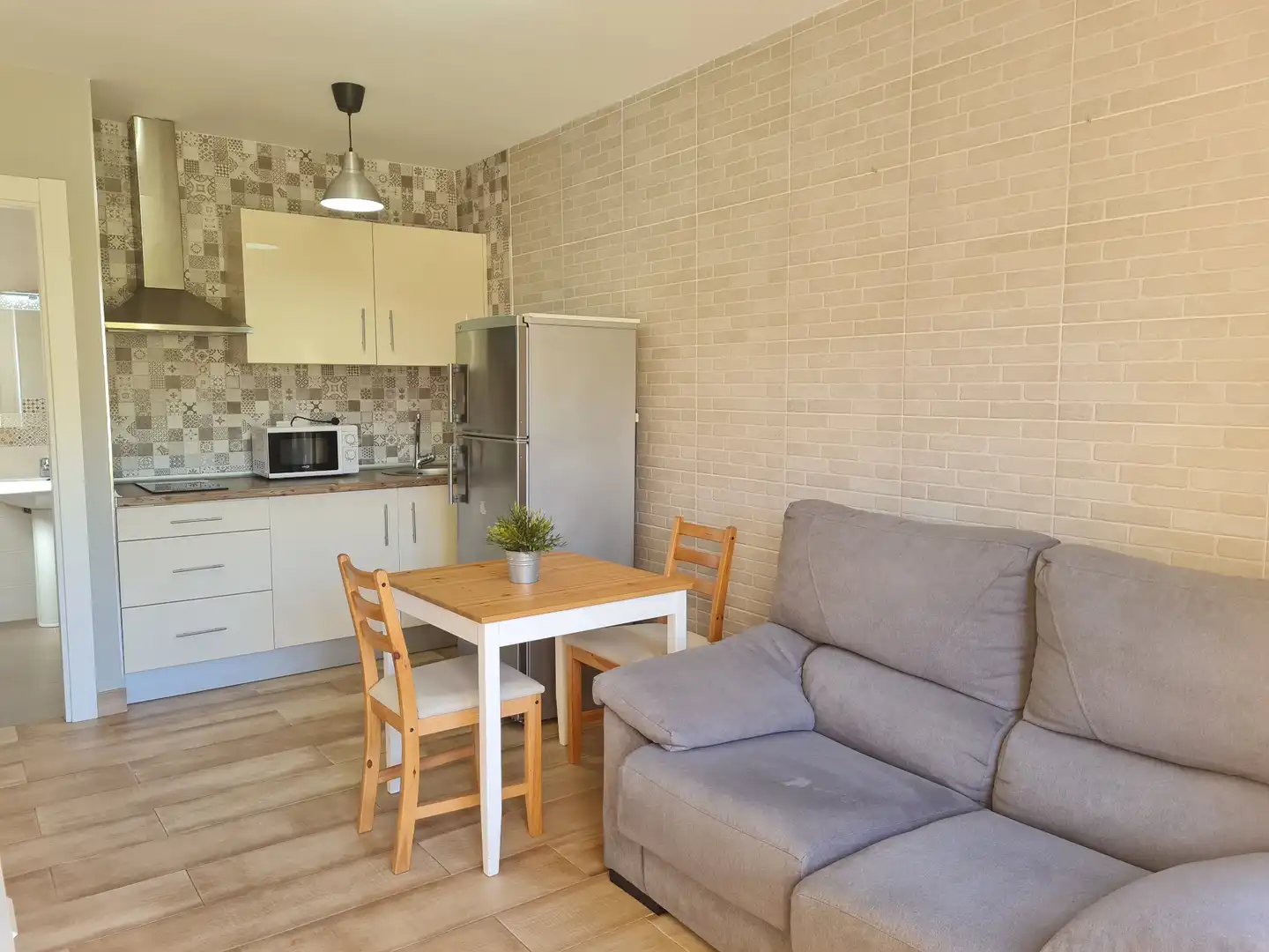 Cuina de Apartament de lloguer en Málaga Capital amb Aire condicionat, Jardí privat i Terrassa