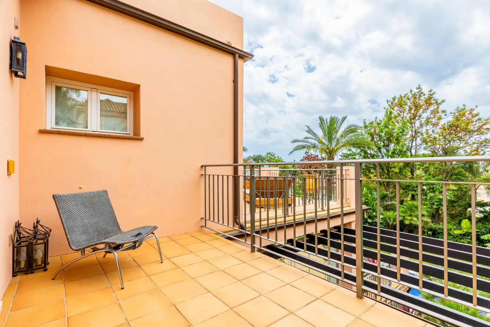 Terrassa de Casa o xalet en venda en Marbella amb Aire condicionat, Jardí privat i Terrassa