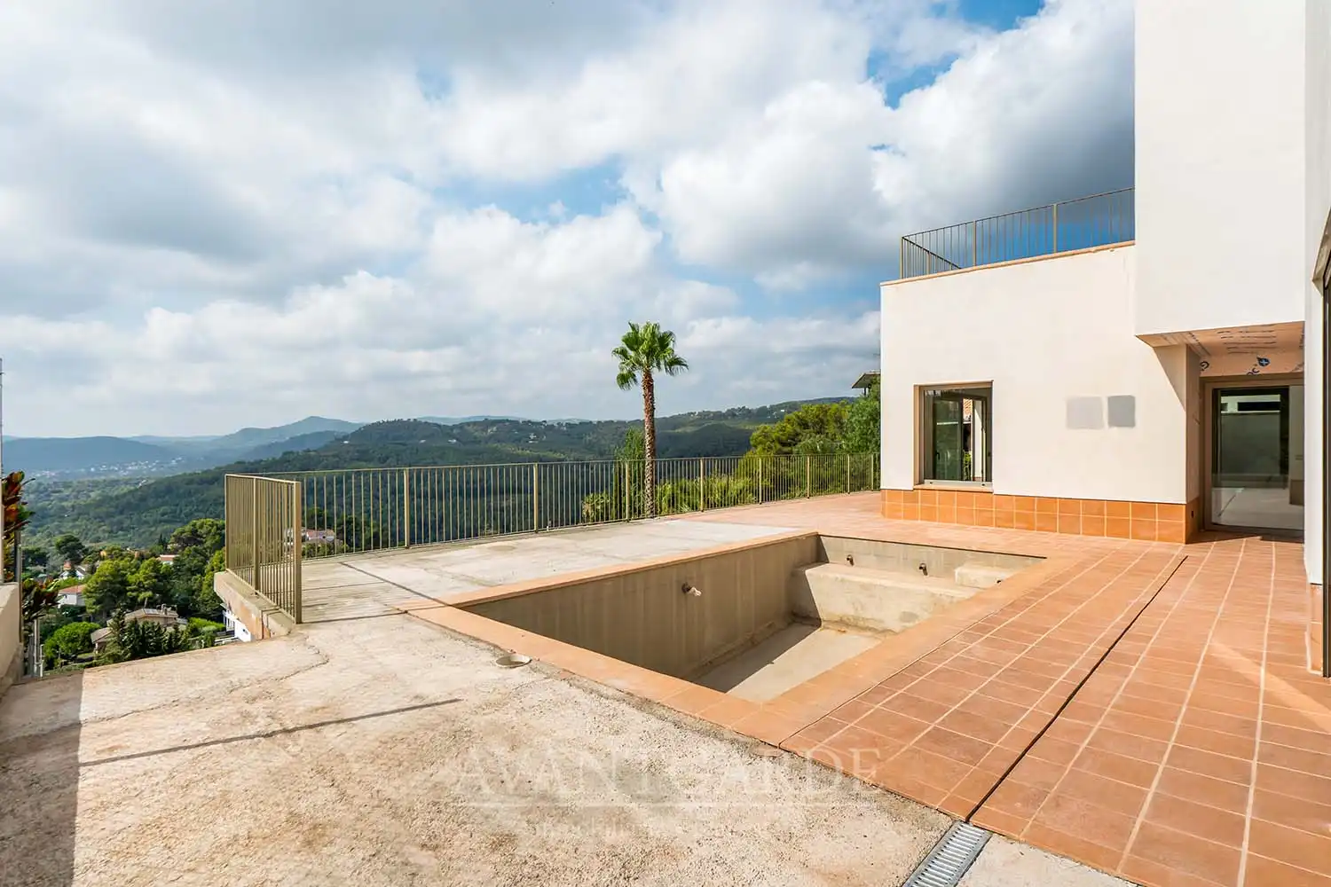 Terrassa de Casa o xalet en venda en Pallejà amb Aire condicionat, Calefacció i Jardí privat