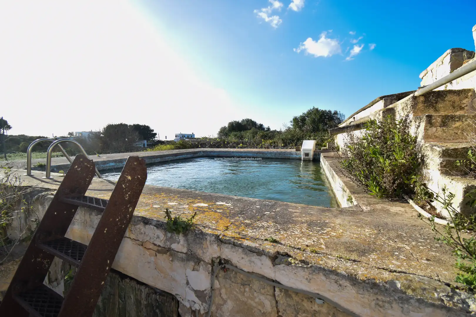 Piscina de Terreny industrial en venda en Ciutadella de Menorca