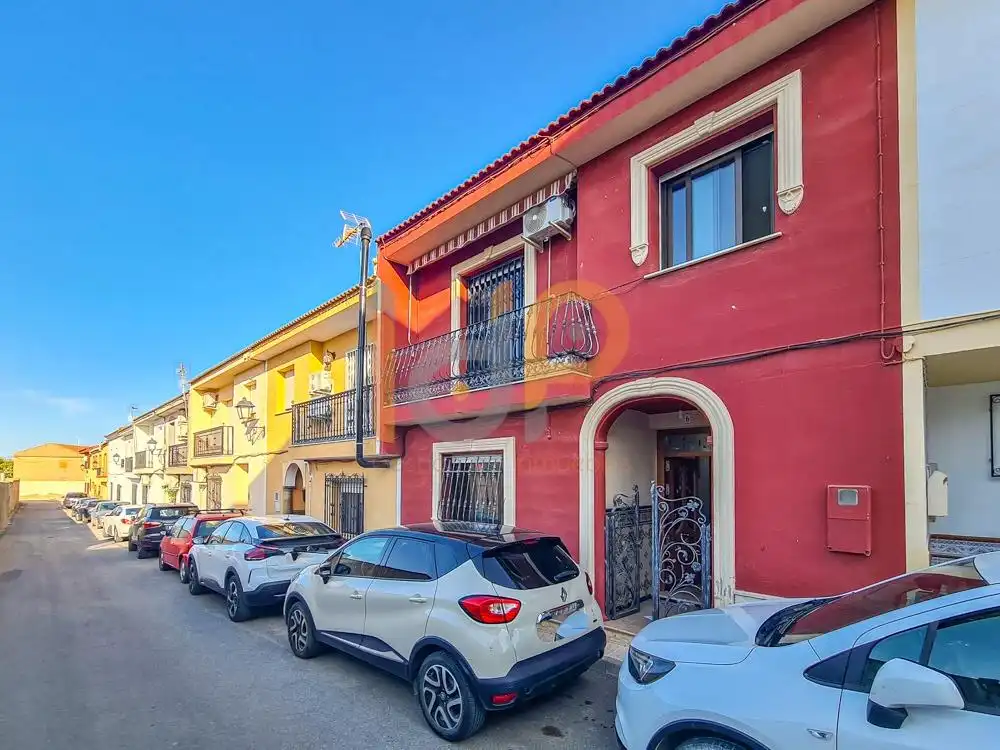 Vista exterior de Dúplex en venta en Zurgena con Balcón