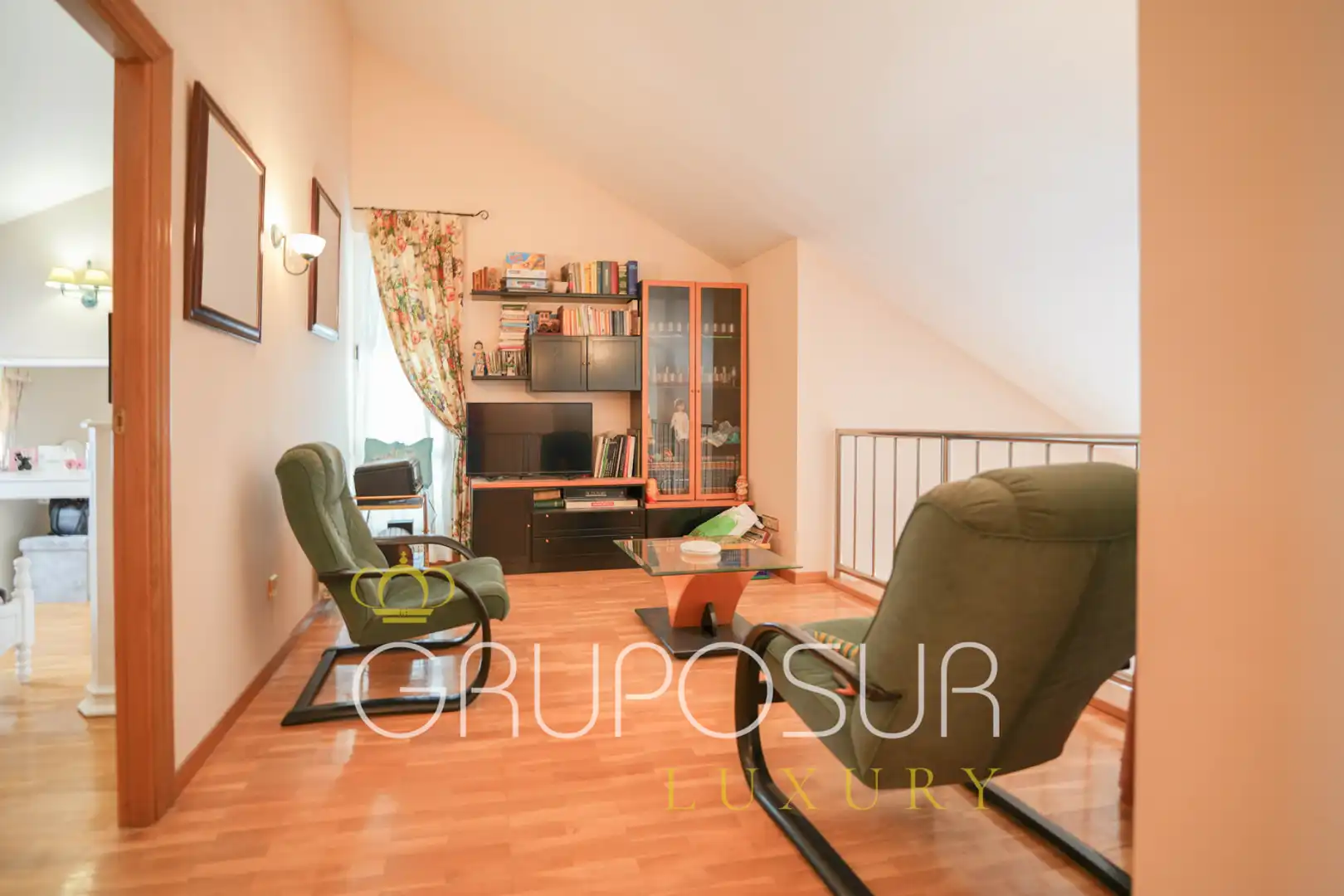 Sala de estar de Casa o chalet en venta en Boecillo con Calefacción, Jardín privado y Parquet