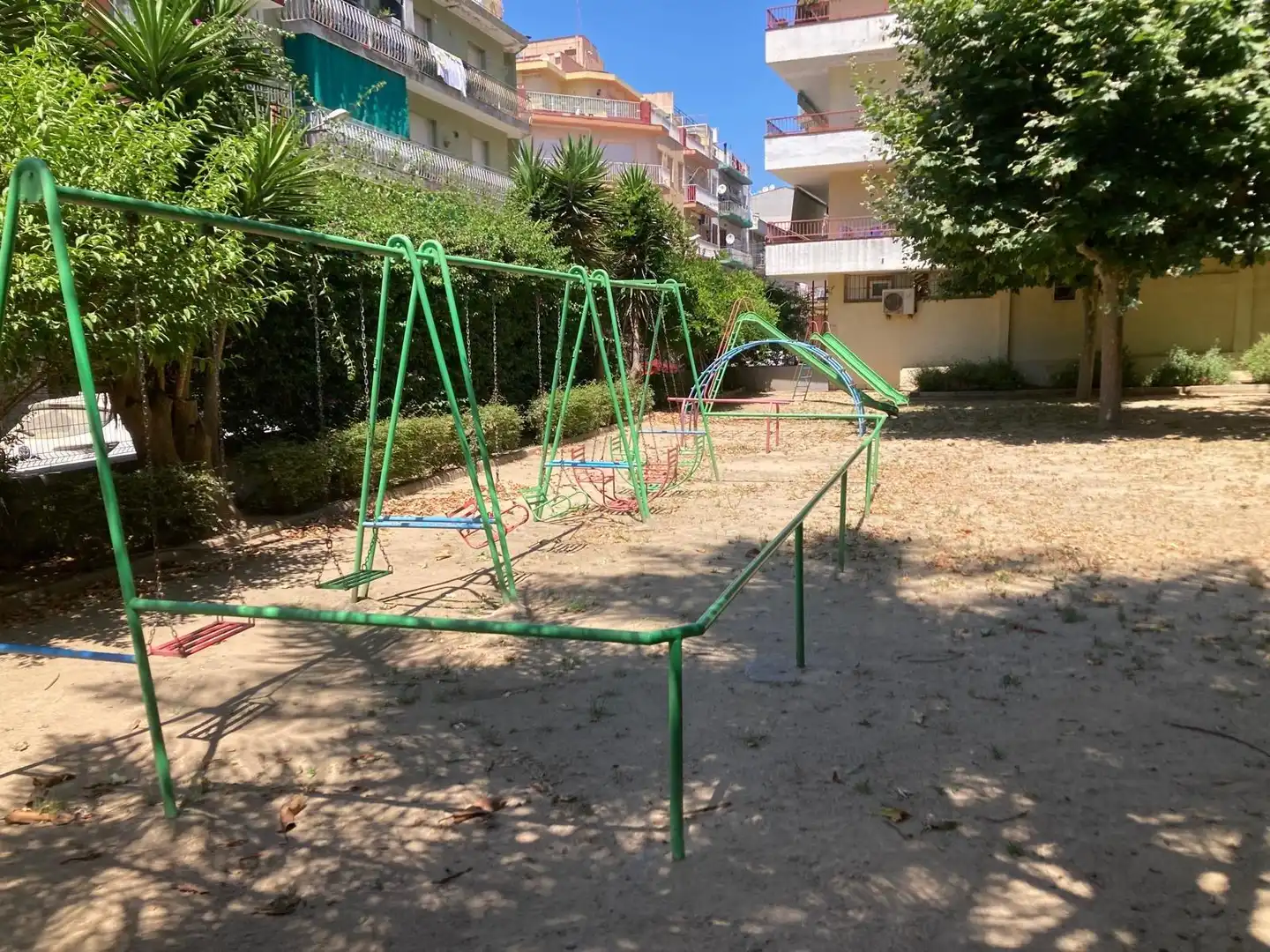 Aparcament de Pis en venda en Pineda de Mar amb Calefacció, Terrassa i Balcó