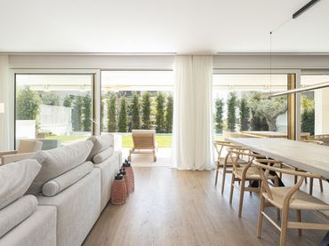 Detached house with pool for sale in La Plana