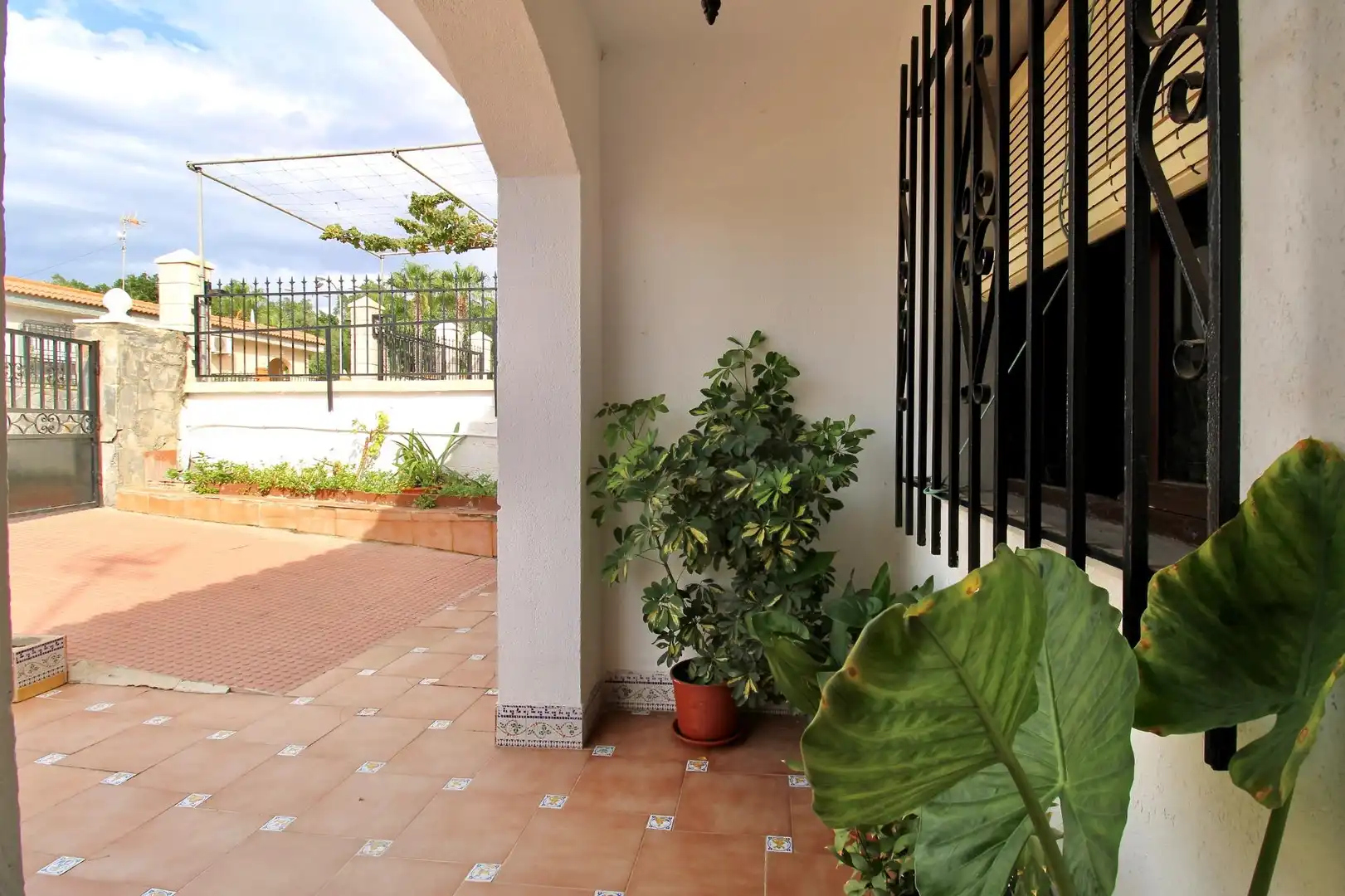 Terrace of Country homes for sale in Las Cabañuelas