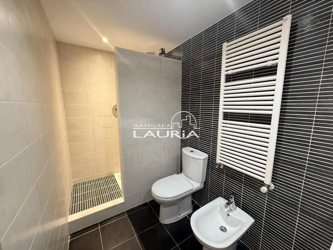 Bathroom of Flat for sale in Burjassot  with Air Conditioner, Heating and Private garden