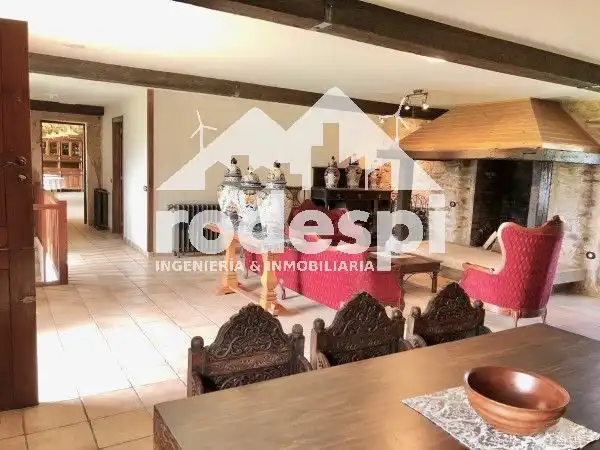 Sala d'estar de Casa o xalet en venda en Curtis amb Calefacció, Traster i Piscina