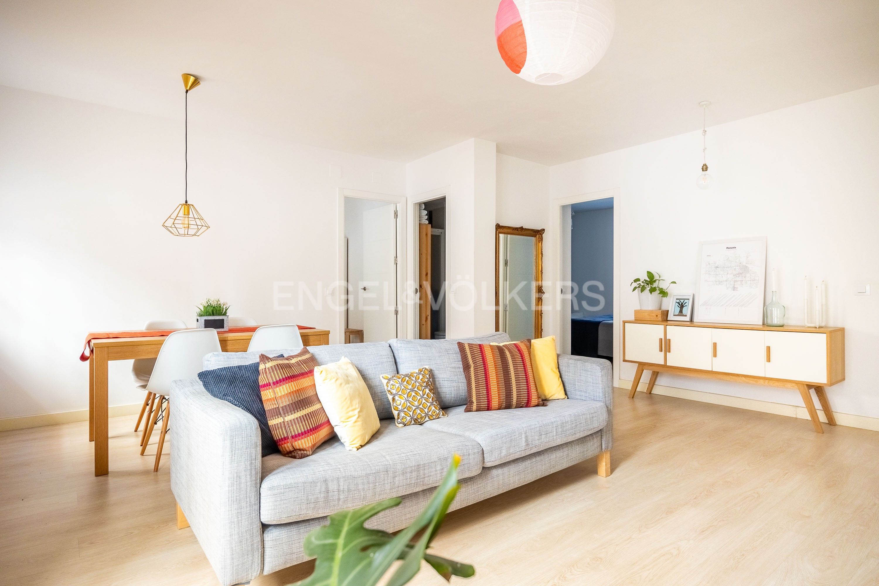 Living room of Apartment for sale in  Sevilla Capital  with Air Conditioner, Heating and Storage room