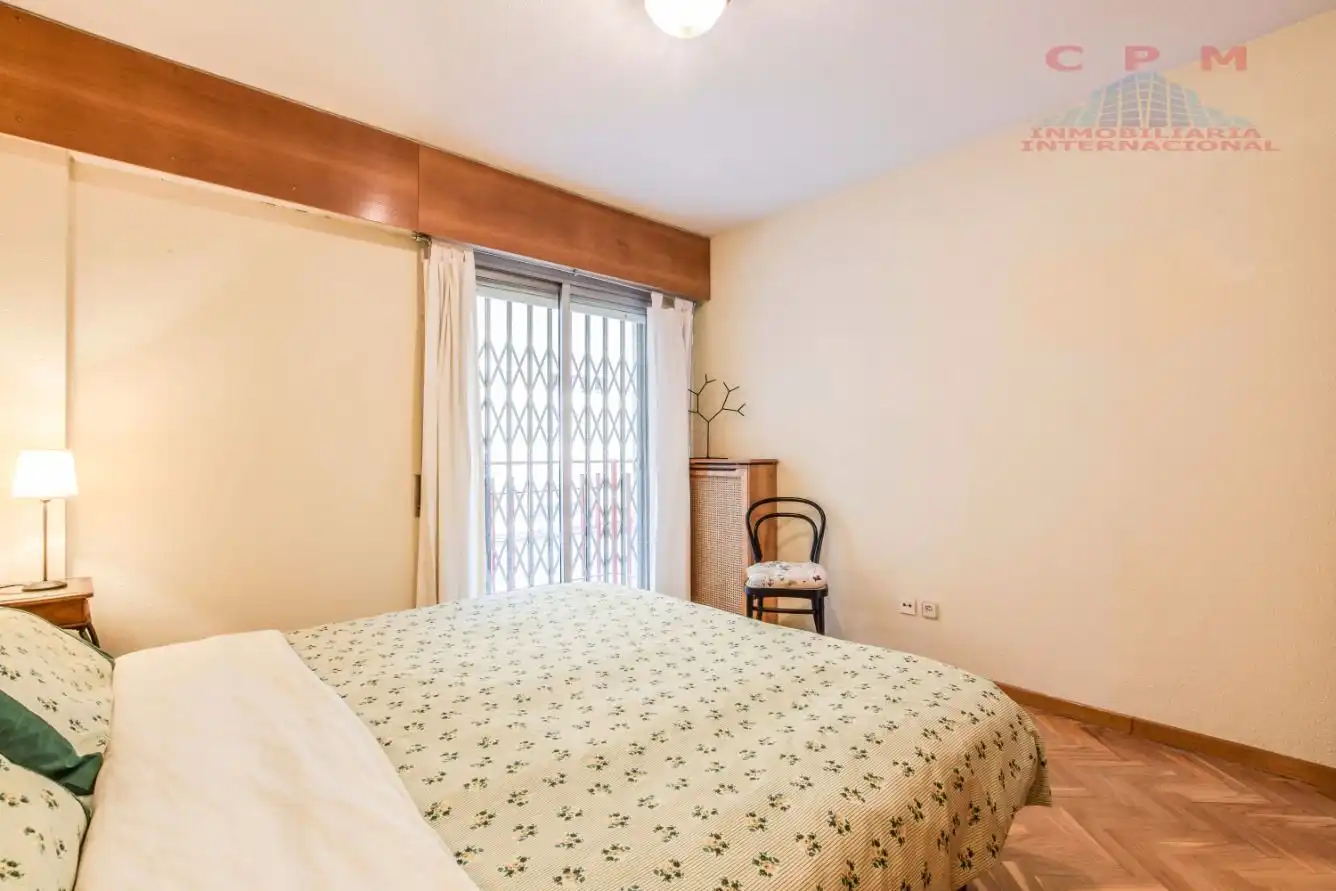 Bedroom of Flat for rent in Madrid  with Air Conditioner, Heating and Parquet flooring