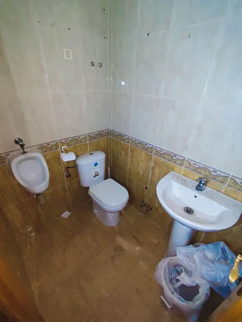 Bathroom of Industrial buildings for rent in Palencia
