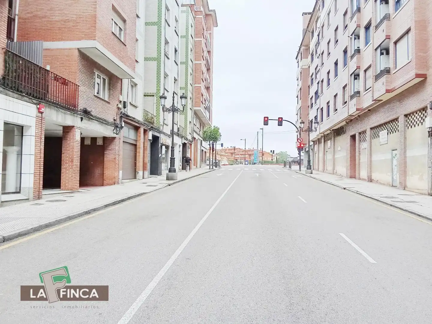 Vista exterior de Pis de lloguer en Oviedo  amb Calefacció, Parquet i Terrassa
