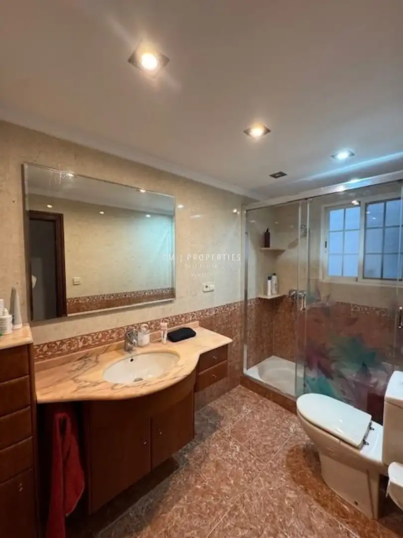 Flat for rent in Ruben Vela, En Corts - Doctor Waksman