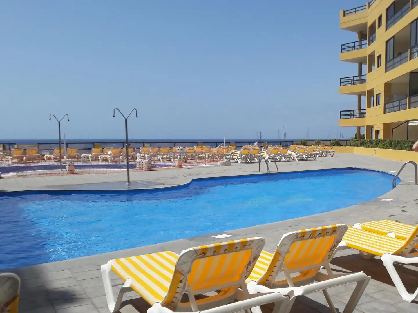 Piscina de Apartamento en venta en Golf del Sur - Amarilla Golf 