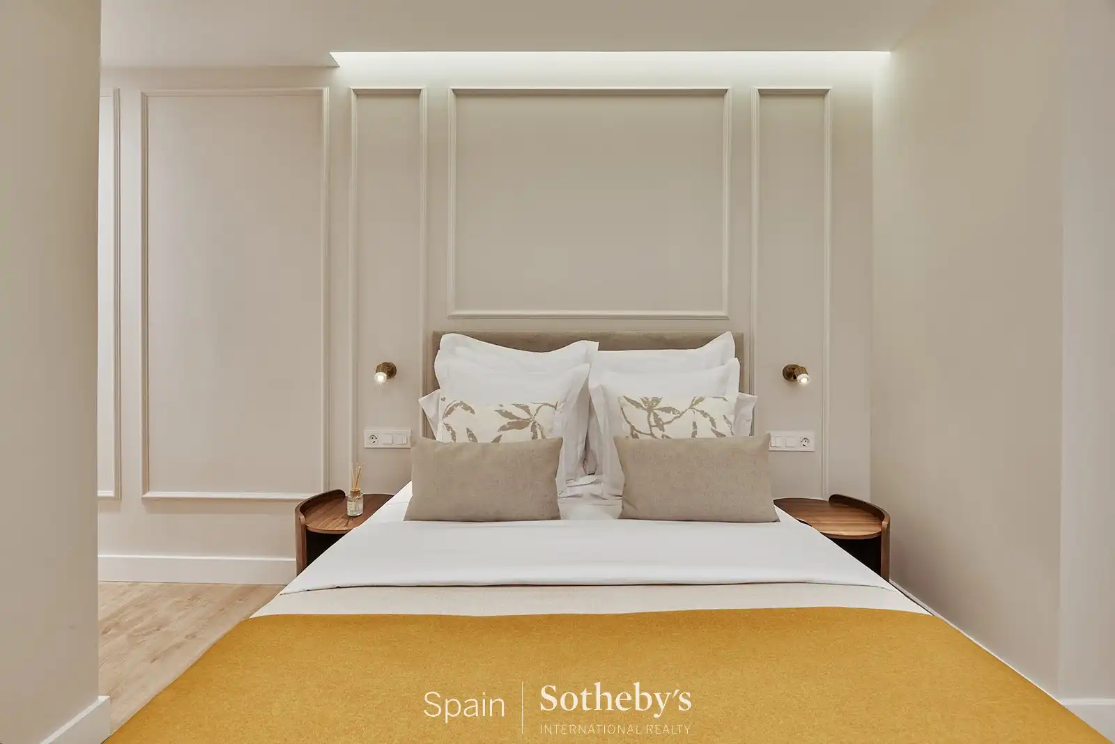 Dormitori de Apartament en venda en Madrid amb Aire condicionat, Calefacció i Terrassa
