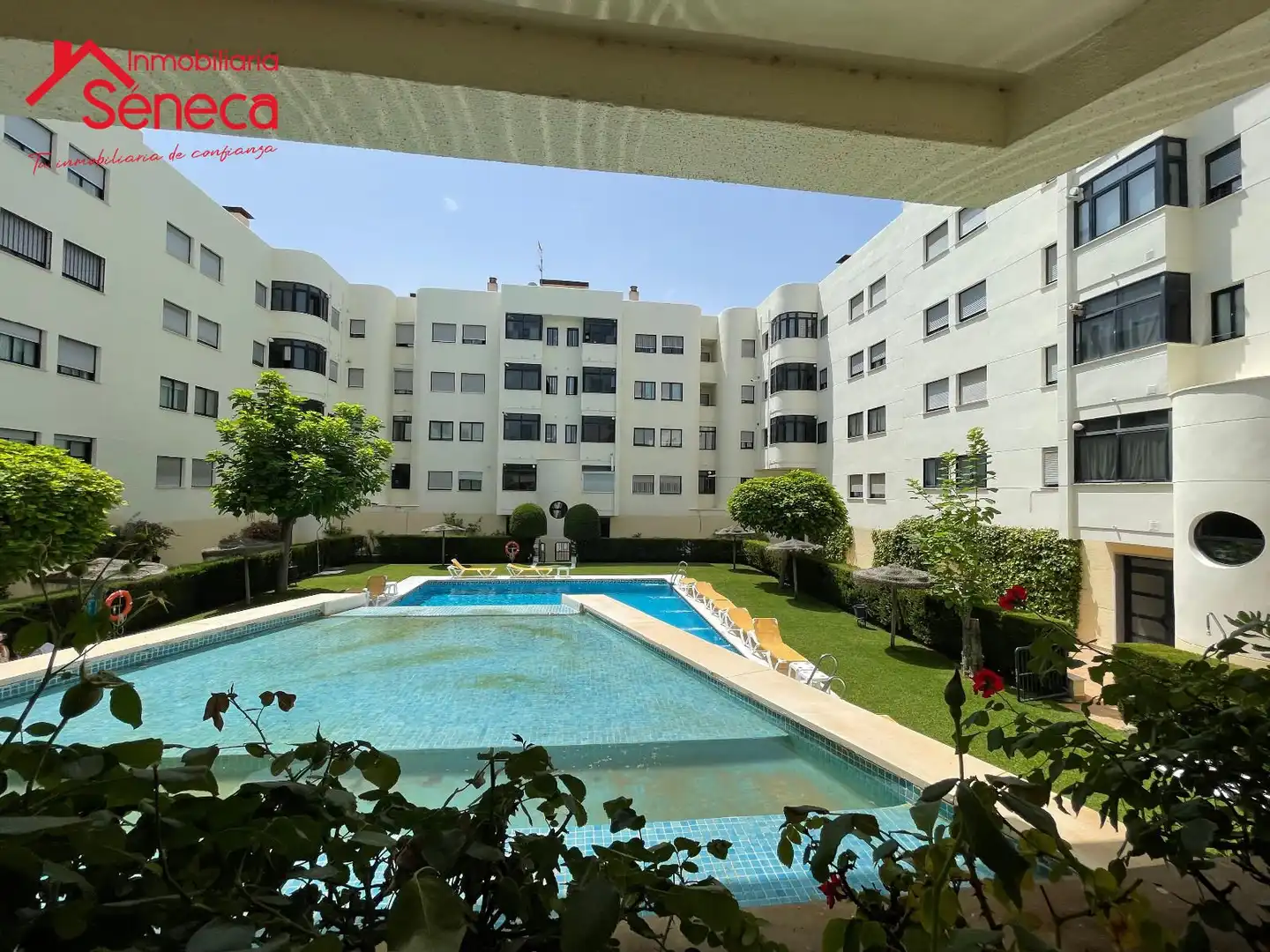 Schwimmbecken von Wohnung zum Verkauf in Córdoba mit Klimaanlage, Heizung und Terrasse