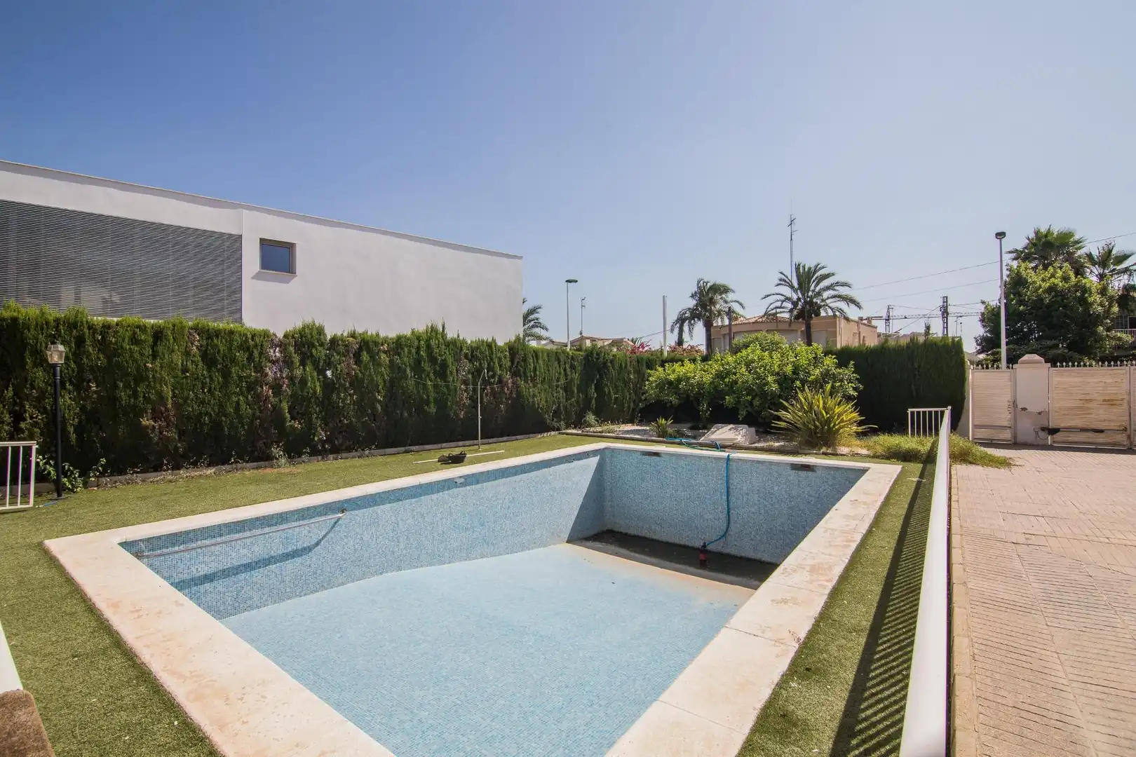 Piscina de Casa o xalet en venda en Elche / Elx amb Jardí privat, Terrassa i Piscina