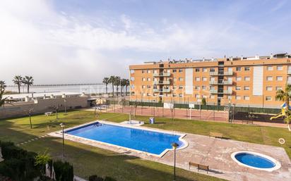 Piscina de Apartament en venda en Cubelles amb Calefacció, Jardí privat i Parquet