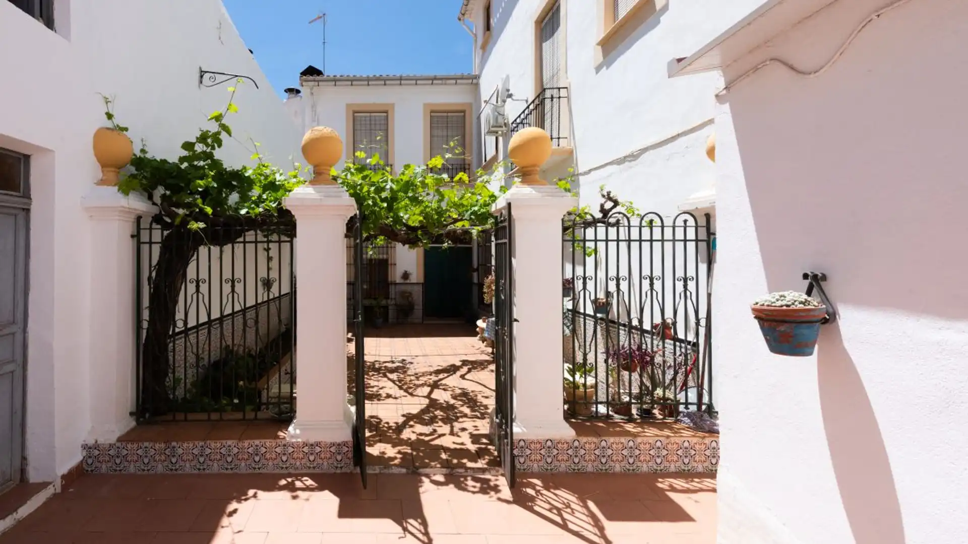 Vista exterior de Casa o xalet en venda en Hellín amb Aire condicionat, Calefacció i Traster