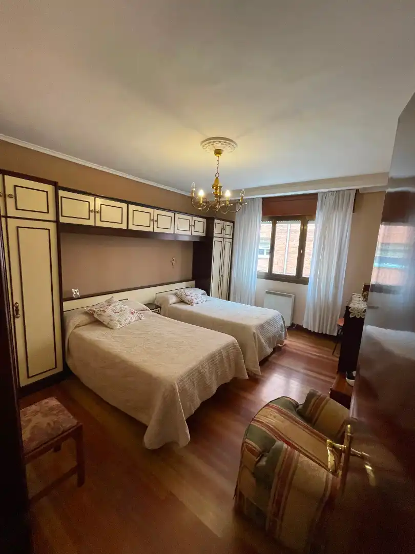 Habitación de Piso en venta en Barakaldo  con Calefacción, Parquet y Amueblado