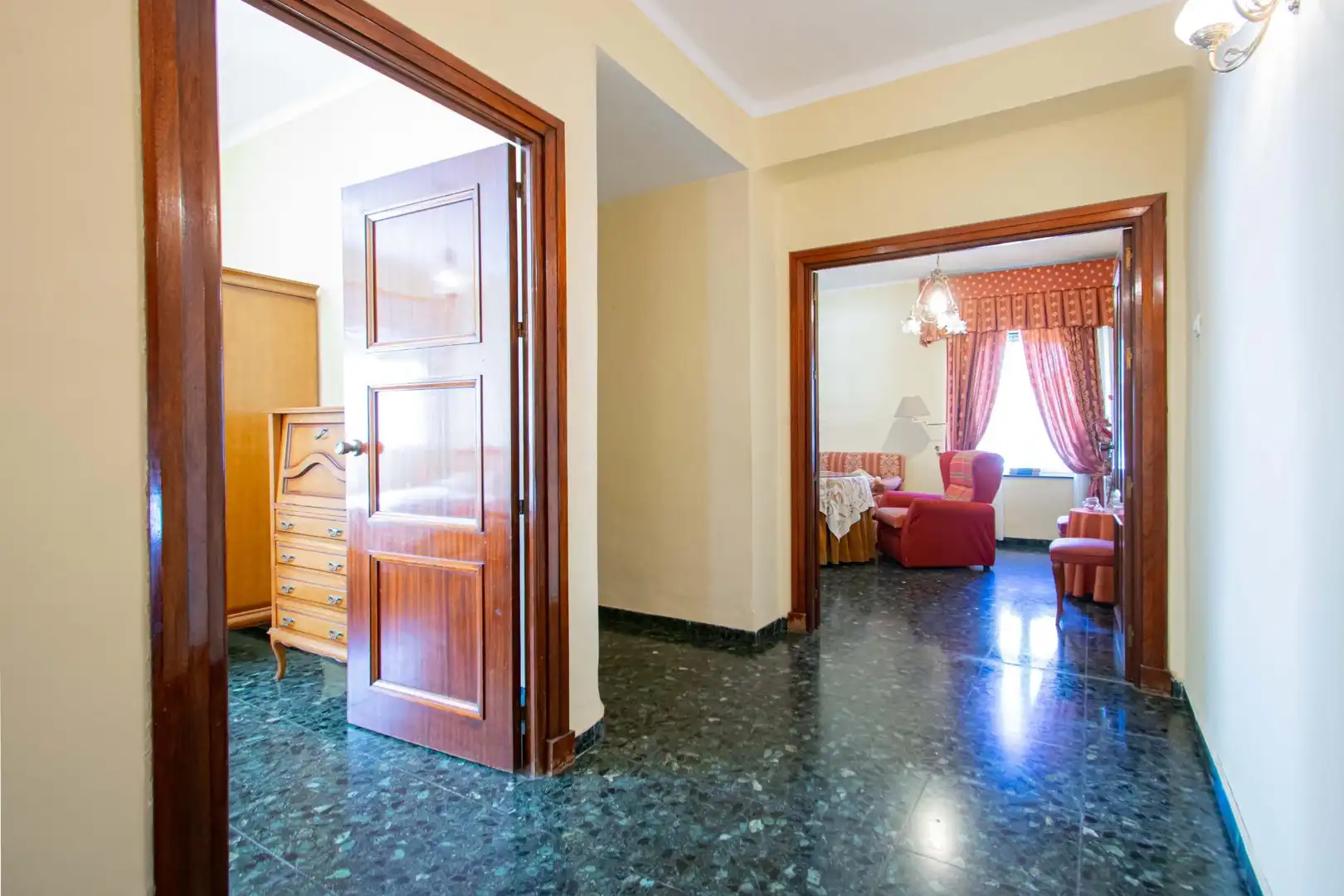 Flat for sale in Sevilla  with Air Conditioner, Heating and Storage room