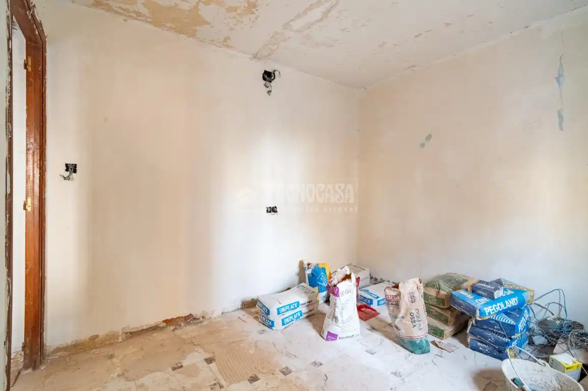 Flat for sale in Granada
