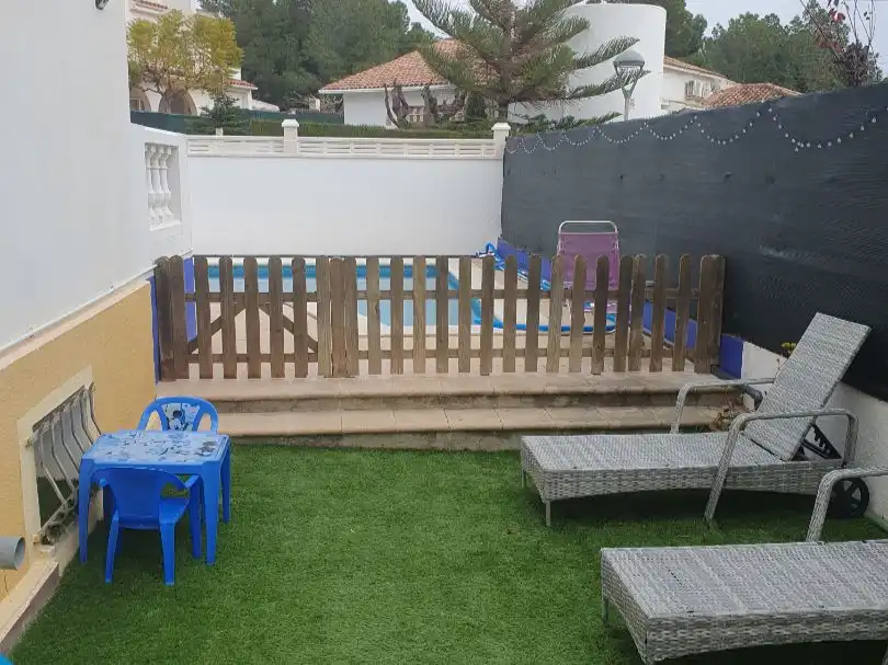 Casa amb jardí en venda a Rectoret 3
