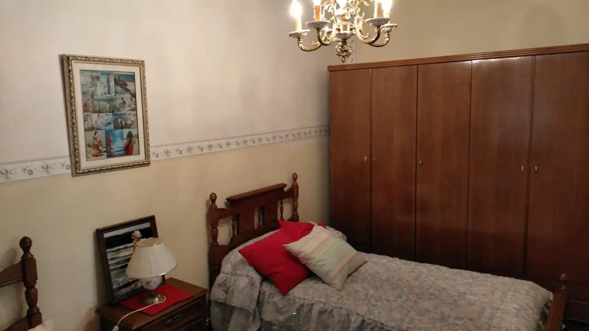Habitación de Casa adosada en venta en Narón