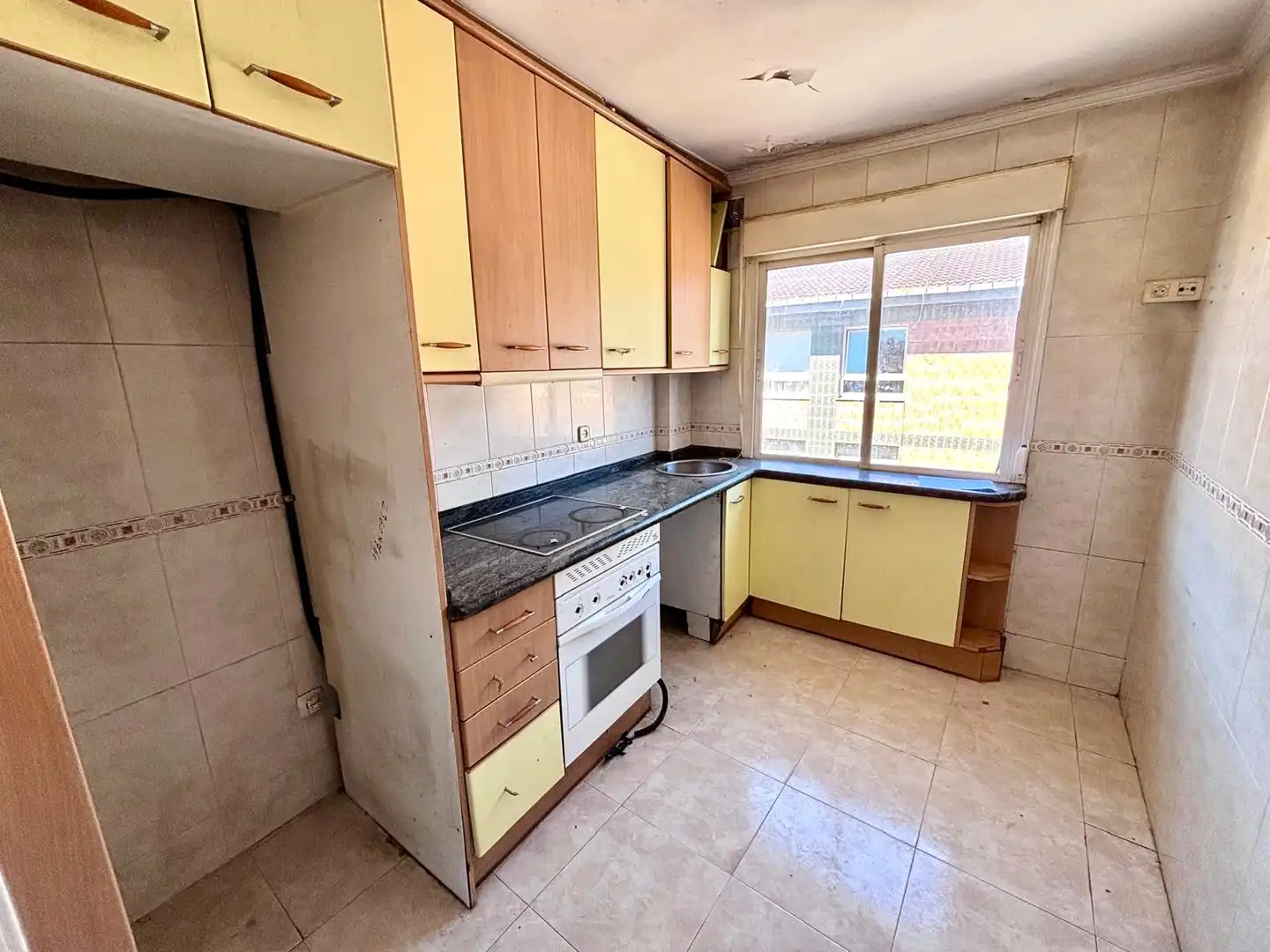 Kitchen of Flat for sale in Gijón   with Heating and Parquet flooring