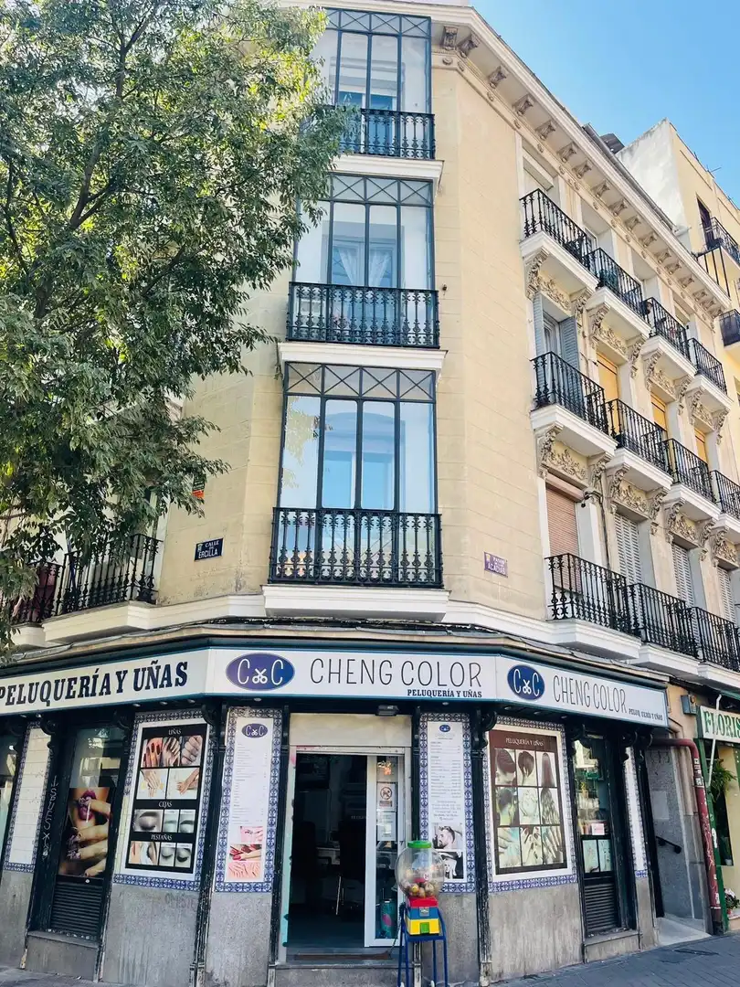 Vista exterior de Estudi en venda en Madrid