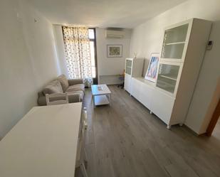 Living room of Flat for sale in  Toledo Capital  with Air Conditioner and Balcony