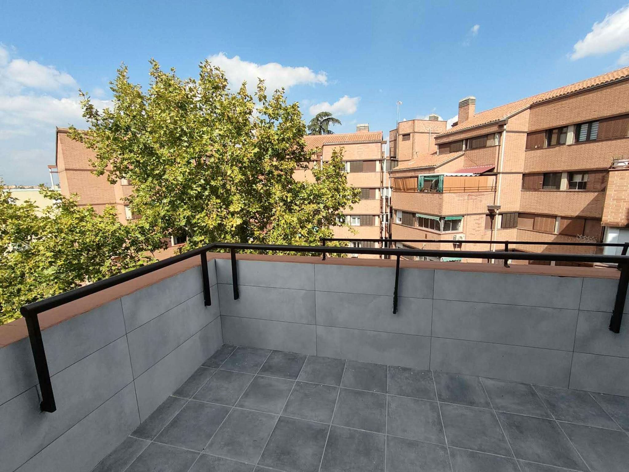Terraza de Piso de alquiler en  Madrid Capital con Aire acondicionado, Calefacción y Amueblado