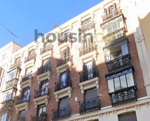 Exterior view of Attic for sale in  Madrid Capital  with Air Conditioner, Heating and Parquet flooring