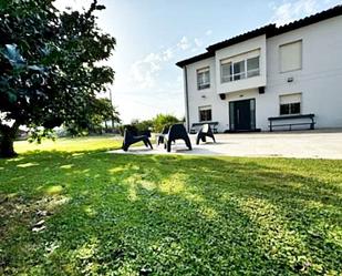 Jardí de Casa adosada de lloguer en Polanco amb Terrassa