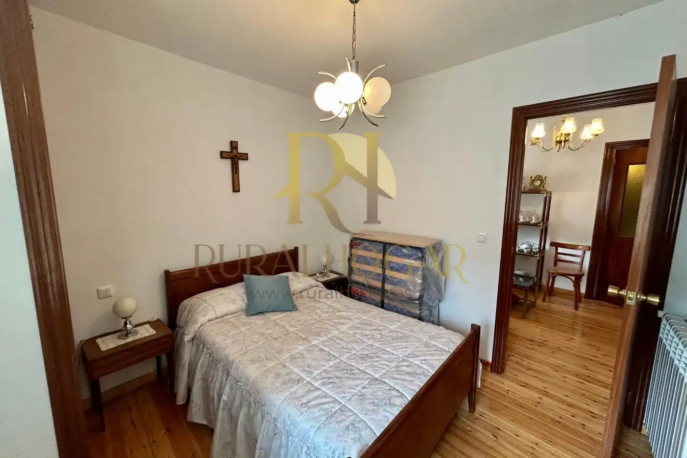 Habitación de Casa adosada en venta en Cabrillanes con Calefacción, Jardín privado y Amueblado