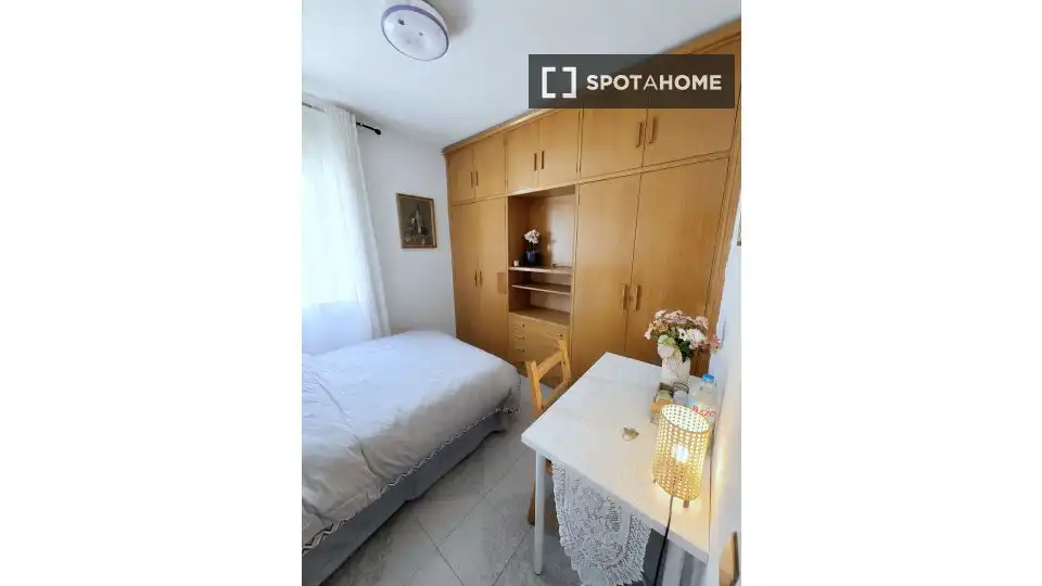 Habitación de Apartamento para compartir en Madrid con Aire acondicionado, Calefacción y Terraza