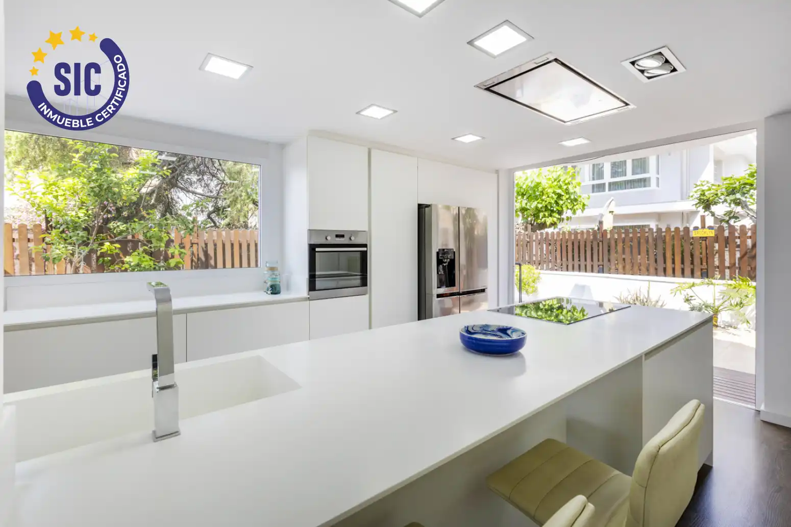 Cocina de Casa adosada en venta en El Puig de Santa Maria con Aire acondicionado, Calefacción y Jardín privado