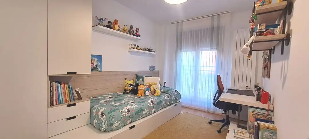 Habitación de Piso en venta en Vitoria - Gasteiz con Calefacción, Trastero y Amueblado