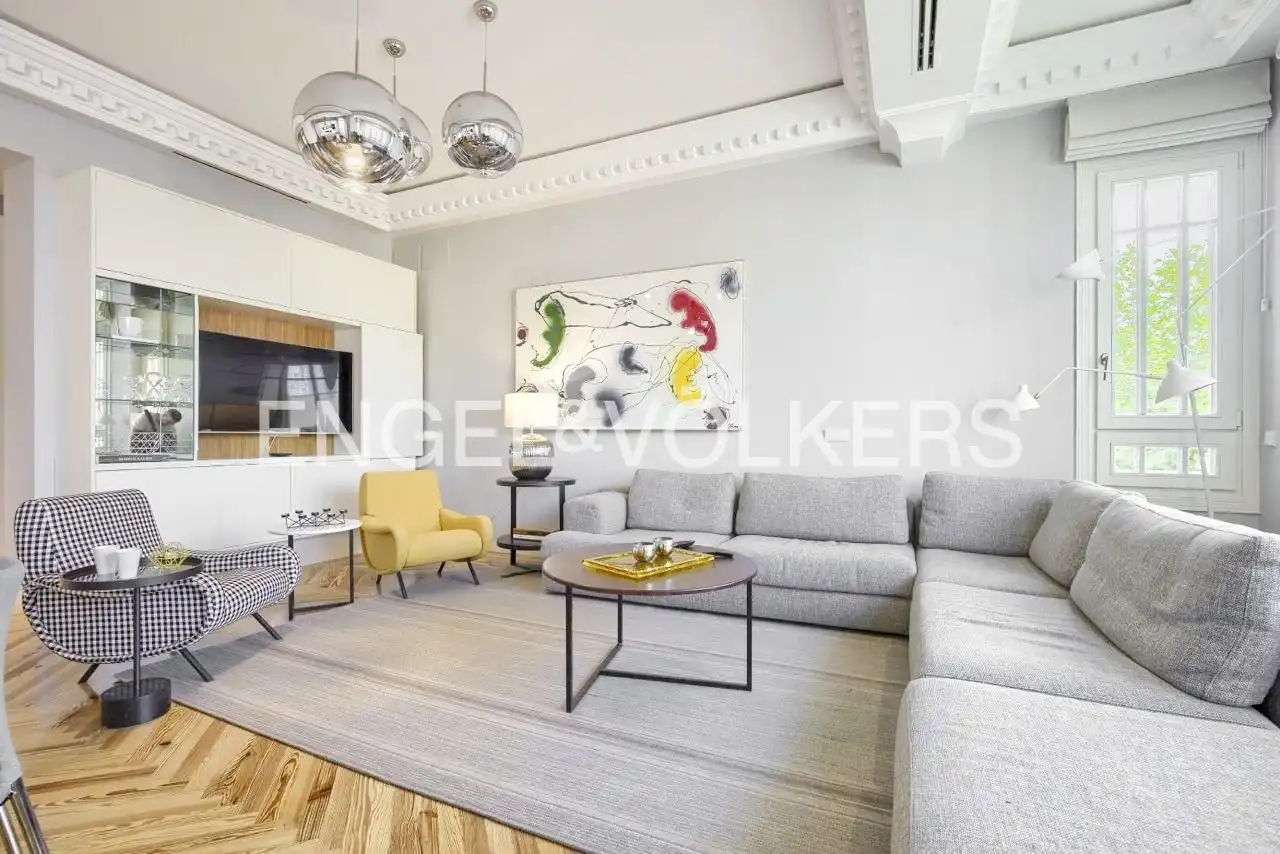 Living room of Flat for rent in  Madrid Capital  with Air Conditioner, Heating and Private garden