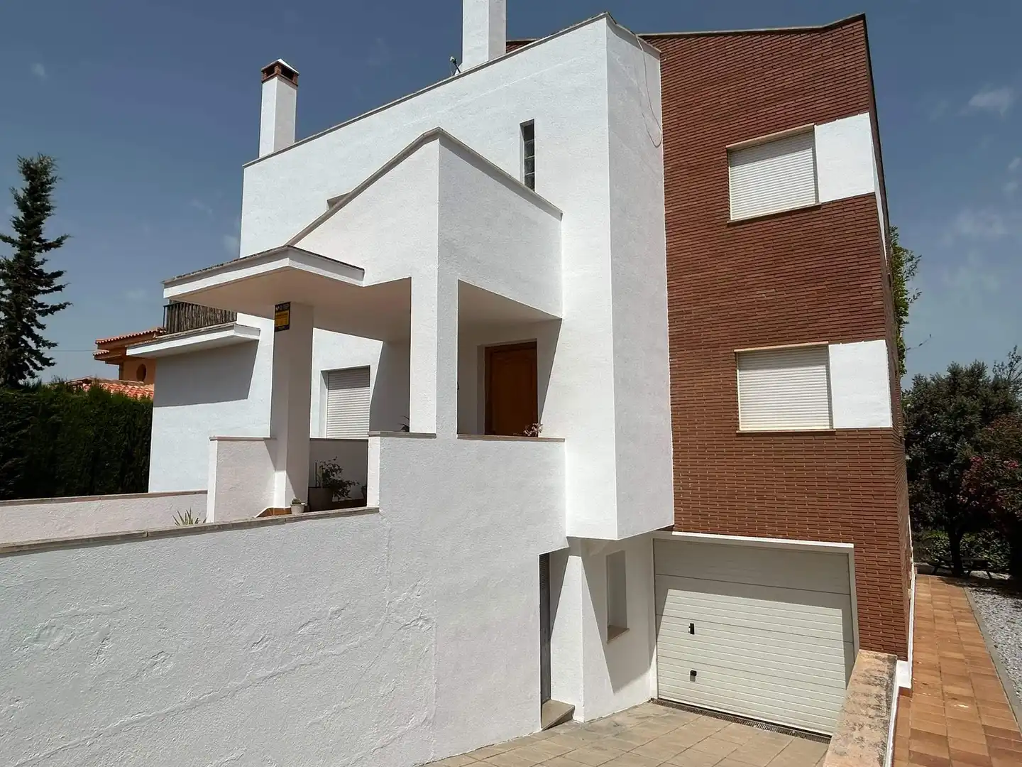 Vista exterior de Casa o xalet en venda en La Zubia amb Calefacció i Jardí privat
