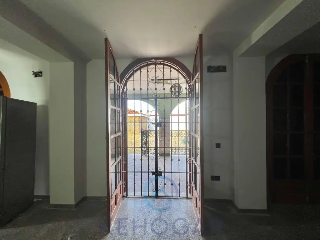Casa o chalet en venta en Dos Hermanas con Piscina